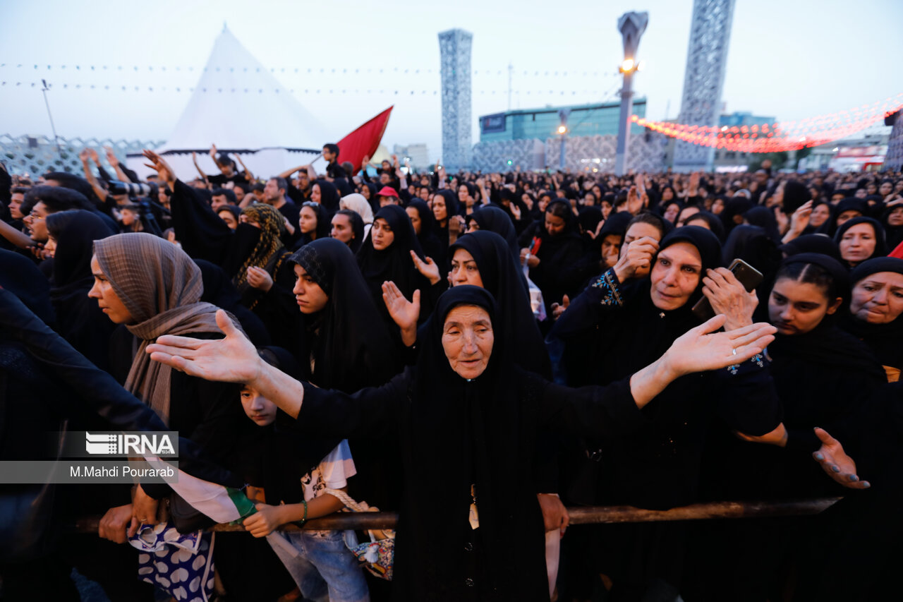 خیمه سوزان عصر عاشورا در میدان امام حسین (ع)