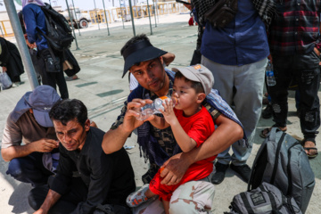 Foreign Pilgrims of Arbaeen at the Iran-Iraq Border