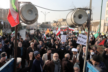 تجمع مقابل مجلس شورای اسلامی