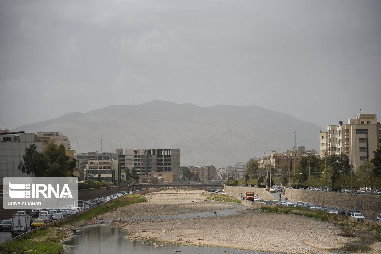 وزش باد شدید برخی نقاط فارس را فرا می گیرد