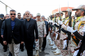 Iran, Iraq interior ministers visit shared border point