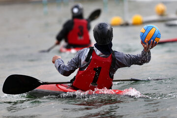 Liga Premier de Barco Dragón y Kayak Polo femenino