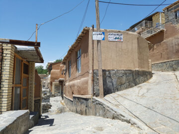 «ملحمدره» روستای پلکانی و بهشتی گمشده در غرب ایران