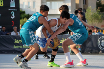 Competiciones callejeras de baloncesto y fútbol en Tabriz