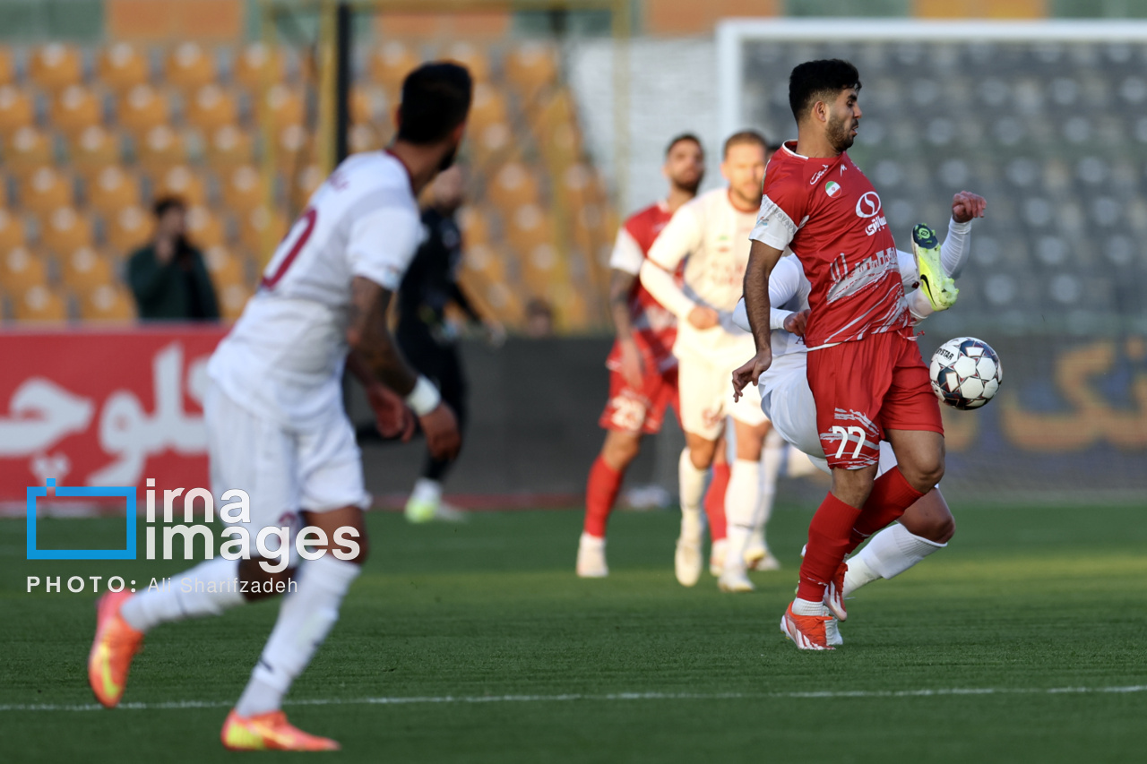 لیگ برتر فوتبال - پرسپولیس و نساجی