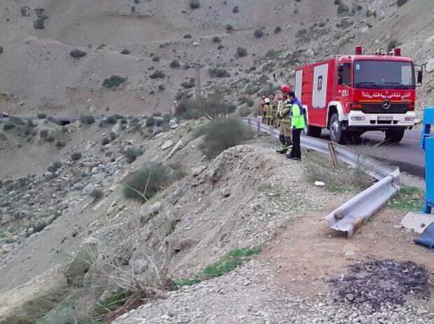 یک مینی‌بوس حوالی روستای سرآقاسید کوهرنگ واژگون شد