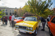 Versammlung von klassischen Autos in Isfahan