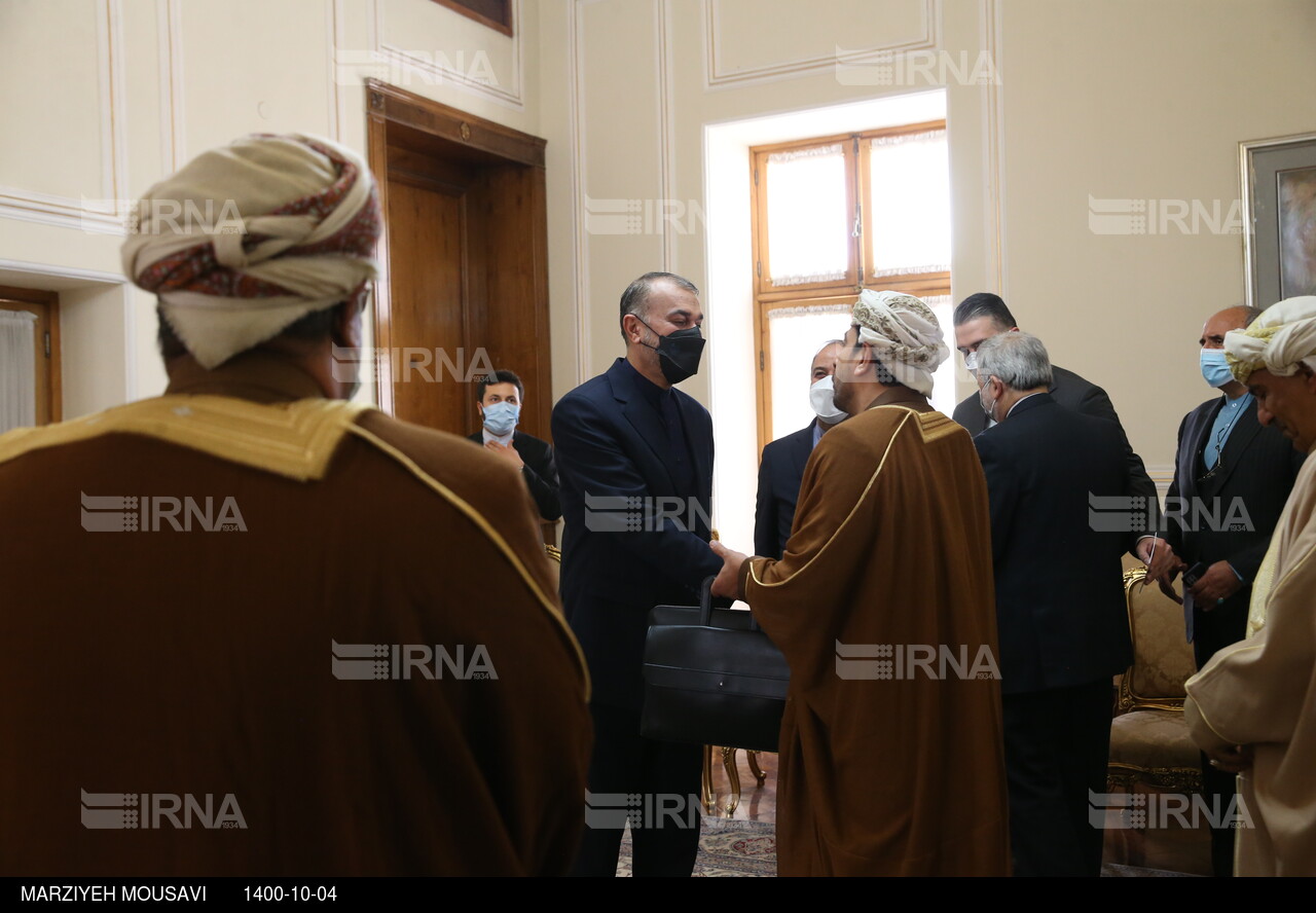 دیدار معاون سیاسی وزیر خارجه عمان با امیر عبداللهیان