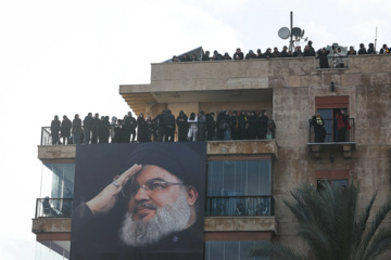 En images : les temps forts des funérailles des martyrs Nasrallah et Safieddine