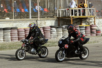 Courses de motos à Téhéran 
