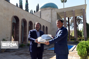 Tajikistan interior minster visits Tomb of Saadi