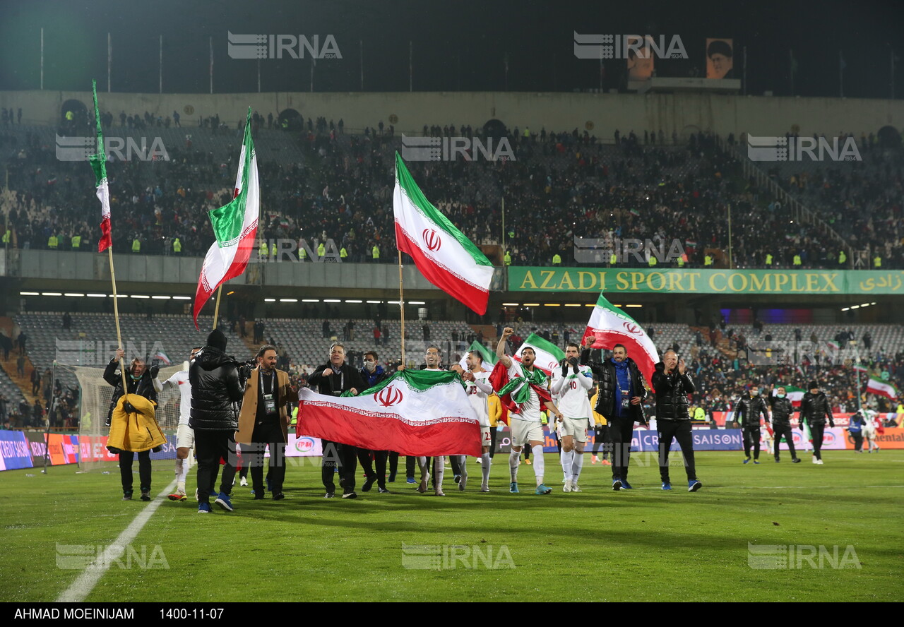 شادی در ورزشگاه آزادی پس از صعود به جام جهانی ۲۰۲۲ قطر