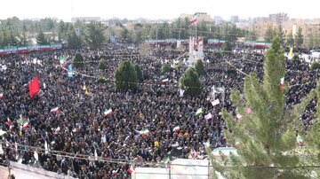 تقدیر امام جمعه و استاندار کرمان از حضور حماسی مردم در راهپیمایی ۲۲ بهمن