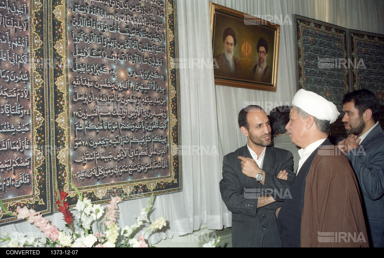 بازدید رئیس جمهور از بزرگترین قرآن خطی جهان