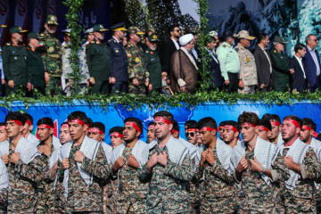 Le défilé des forces armées iraniennes à l’occasion de la Semaine sacrée de la défense