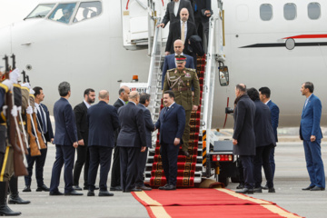 El primer ministro iraquí llega a Teherán