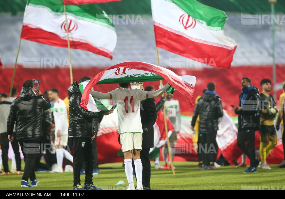 شادی در ورزشگاه آزادی پس از صعود به جام جهانی ۲۰۲۲ قطر