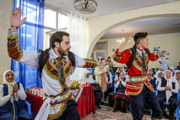 جشن روز مادر در سرای سالمندان بجنورد