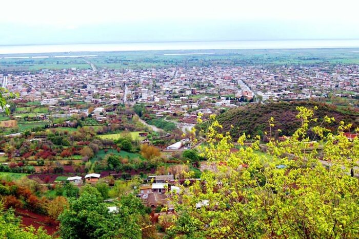 چشاندن طعم خدمت به مردم شهرستان‌های محروم با عمل به وعده‌ها