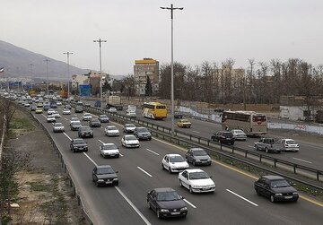 ترافیک در بزرگراه اسلام‌آبادغرب تا بیستون نیمه‌سنگین است 