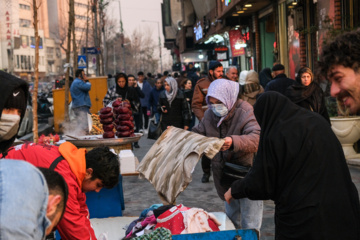 Compras para la noche de Yalda en Teherán