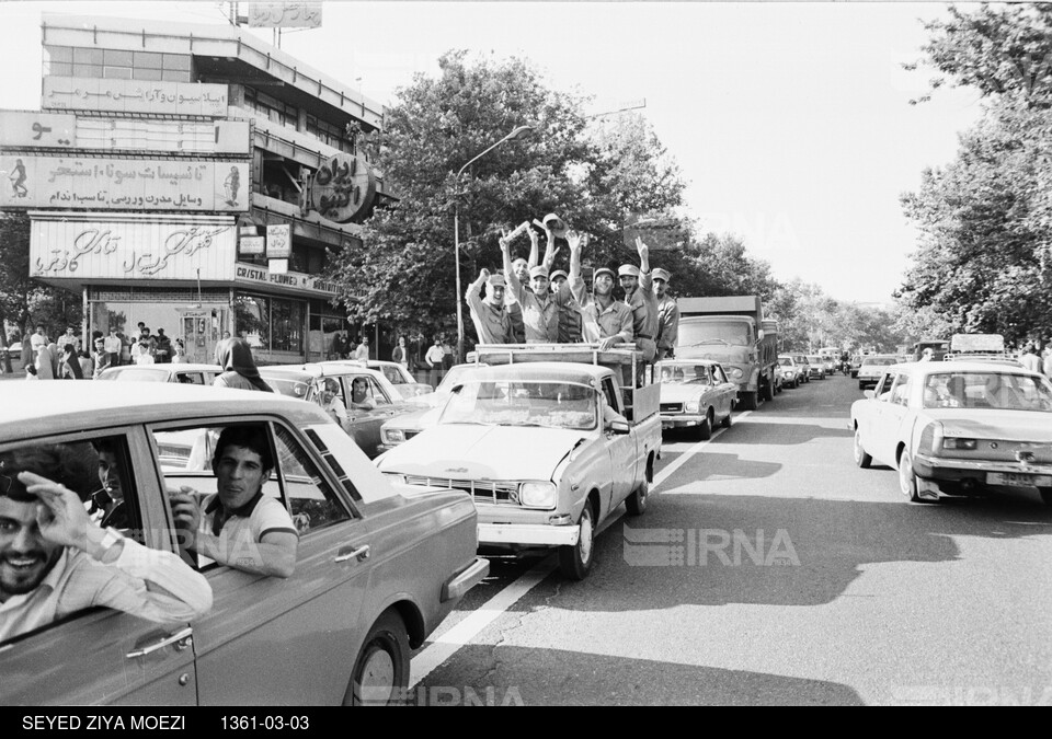 ابراز شادی مردم تهران به مناسبت فتح خرمشهر