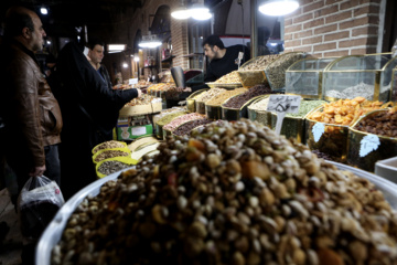 Compras para la noche de Yalda en Teherán