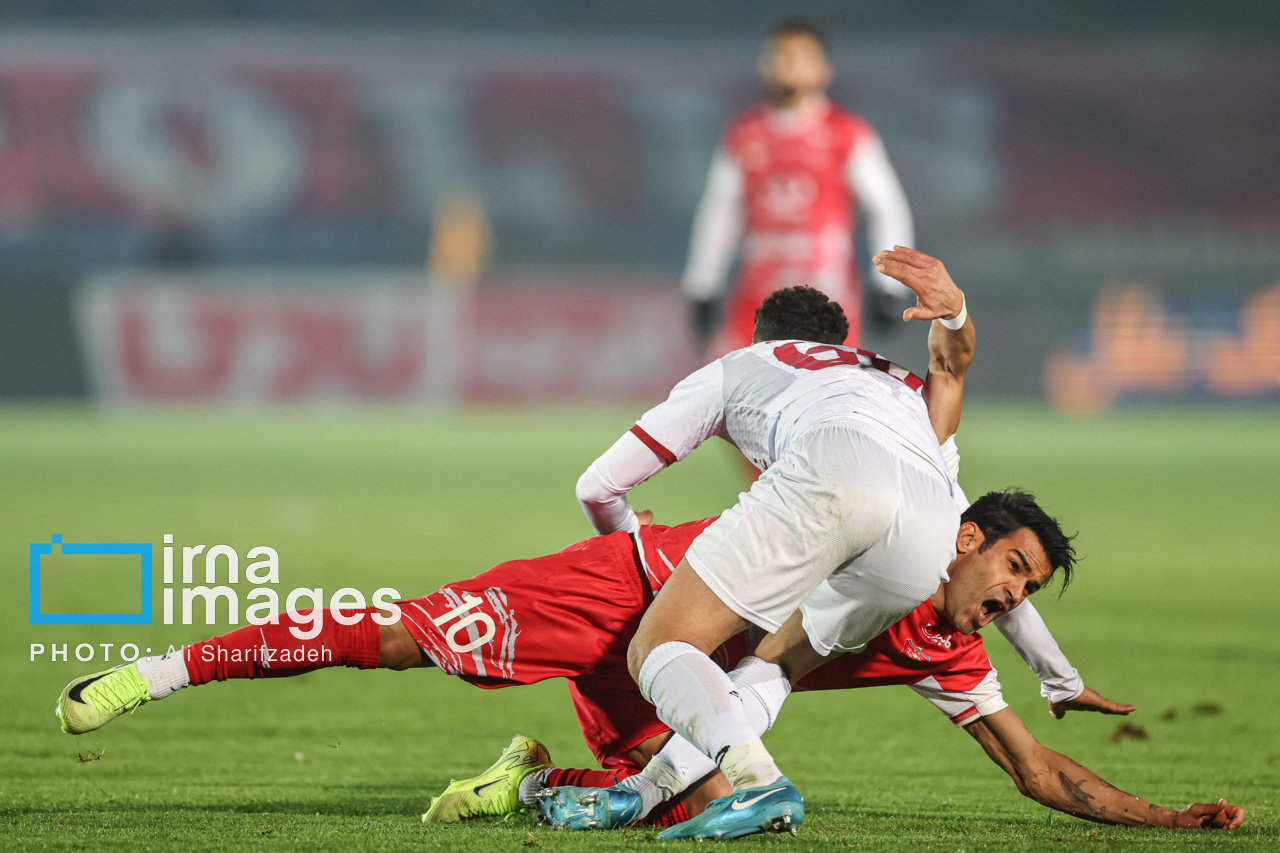 لیگ برتر فوتبال - پرسپولیس و نساجی