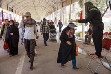 تردد زائران در مرز خسروی