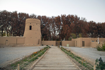 Jardín “Pahlevanpur” en Mehriz