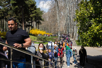 Norouz 2022 : les touristes dans le complexe culturel et historique de Saadabad