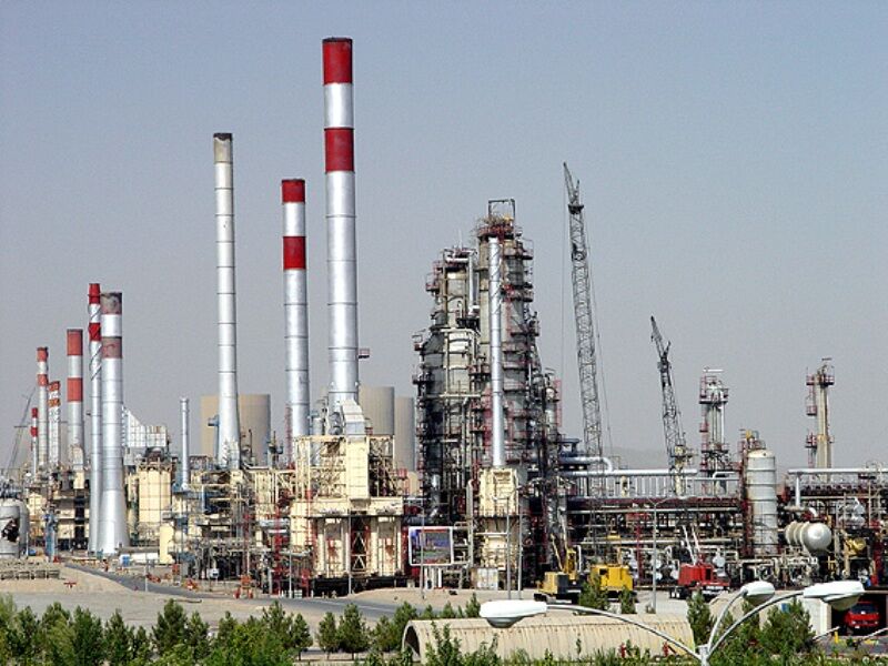 وزارت نفت ملزم به ارائه گزارش میزان صادرات نفت به مجلس شد