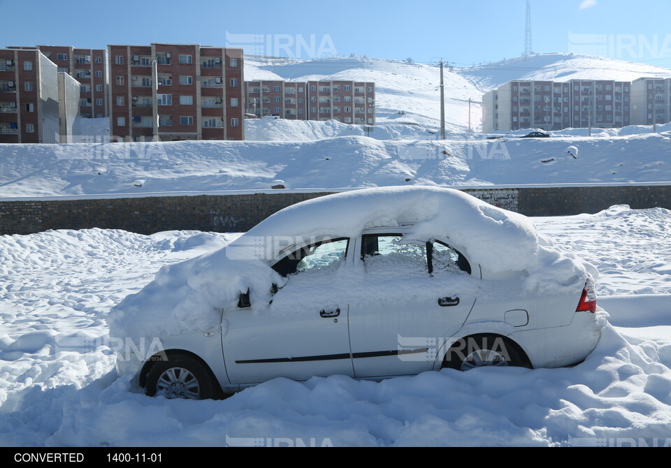 بارش برف و یخبندان در شهر سنندج