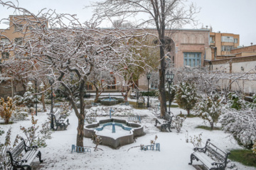 Caída de nieve otoñal en Tabriz