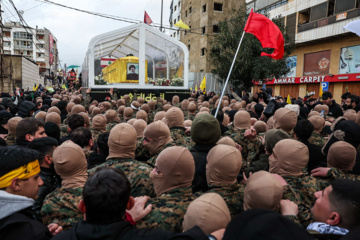 En images : les temps forts des funérailles des martyrs Nasrallah et Safieddine