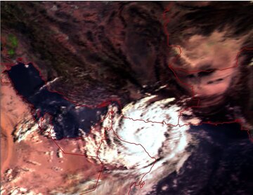 طوفان "شاهین" همچنان در دریای عمان فعال است