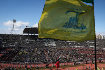 En images : les temps forts des funérailles des martyrs Nasrallah et Safieddine