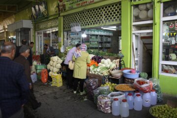 فصل سرما و تب و تاب تهیه ترشي در مهاباد