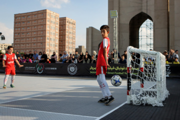 Competiciones callejeras de baloncesto y fútbol en Tabriz