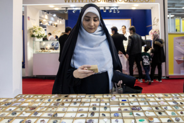 Retour en image de la 16ᵉ exposition de l'or, de l'argent, des bijoux, tenue à Téhéran, capitale iranienne 