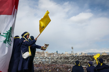 En images : les temps forts des funérailles des martyrs Nasrallah et Safieddine