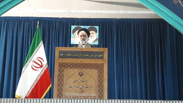 خطیب جمعه اصفهان: حماسه بدرقه «شهید جمهور»، دنیا را شگفت‌زده کرد