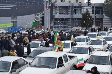 راهپیمایی خودرویی ۲۲ بهمن در میاندوآب