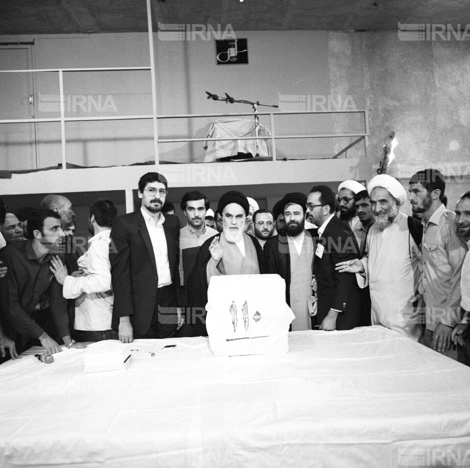 چهارمین دوره انتخابات ریاست جمهوری - حضور حضرت امام خمینی