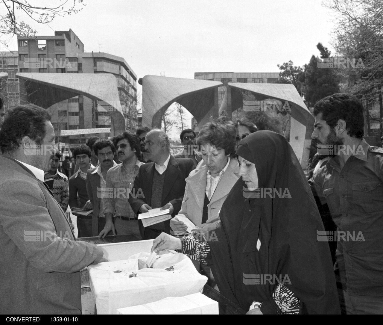 حضور مردم در رفراندوم جمهوری اسلامی - حوزه های رای گیری در تهران