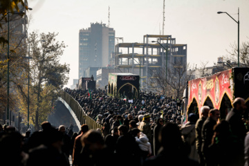 Funeral por mártires desconocidos en Teherán