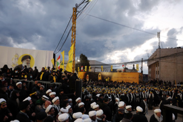 En images : les temps forts des funérailles des martyrs Nasrallah et Safieddine