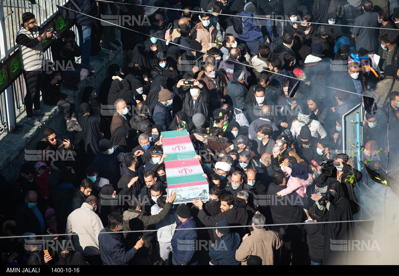 تشییع پیکرهای ۱۵۰ شهید گمنام در تهران