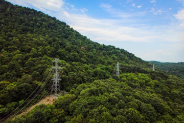 Inauguration d'un projet de ligne de transport d'électricité dans le nord de l'Iran