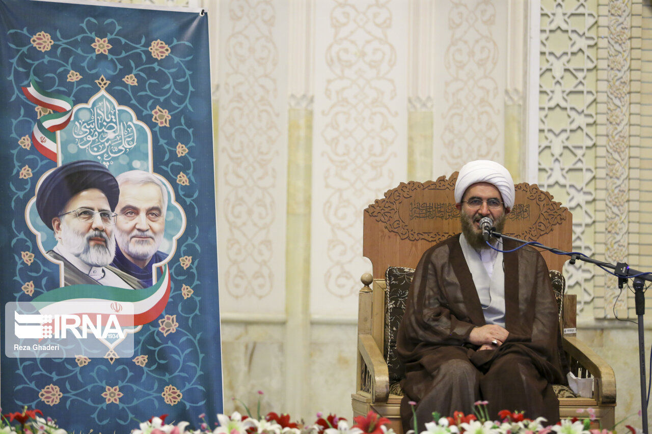 امام جمعه موقت تهران: مردم با حضور در انتخابات، نظام را تقویت کردند